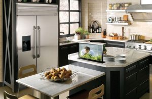 TV motorizado cocina